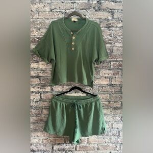 Universal Thread Olive Green Short Sleeve Henley Crop Top